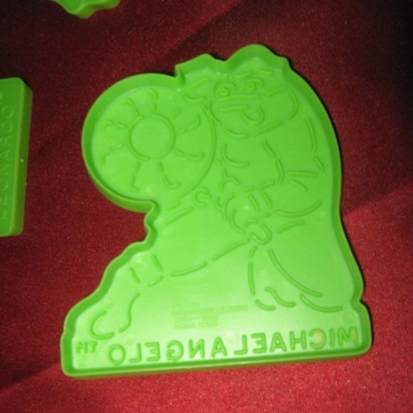VINTAGE 1990 WILTON TMNT GREEN PLASTIC COOKIE CUTTERS SET OF 4 - Picture 5 of 9
